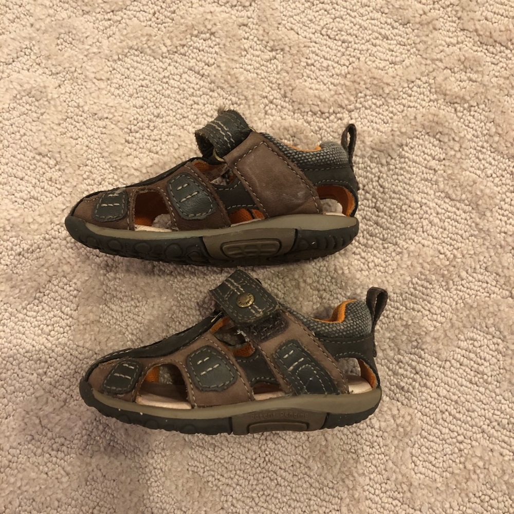 Stride Rite Brown Sandals - Picture 3 of 7